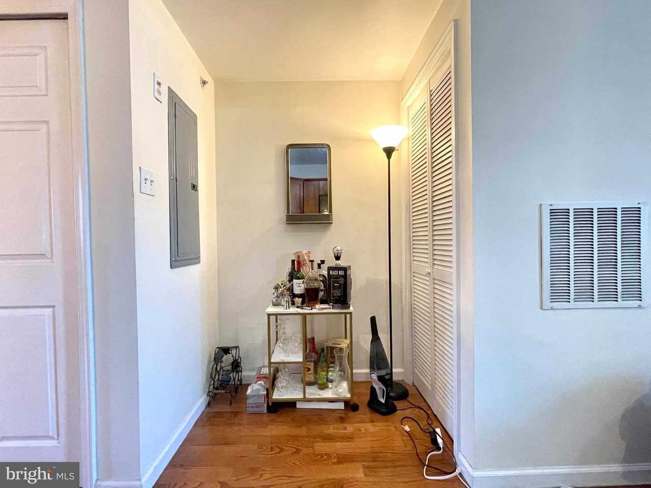 1131 Green St #3 - Photo 2 of 21