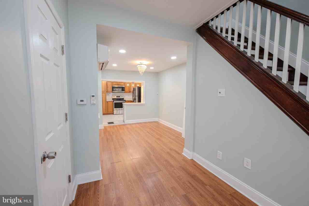 2059 E Ontario St - Photo 4 of 32
