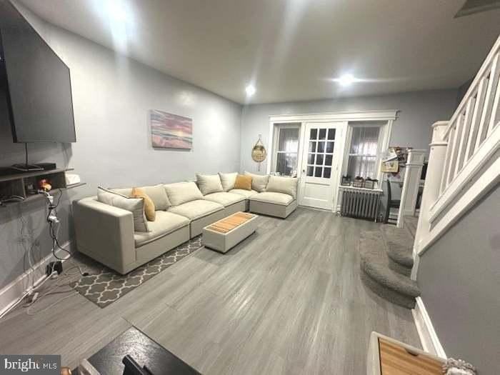 5845 Ludlow St - Photo 2 of 11