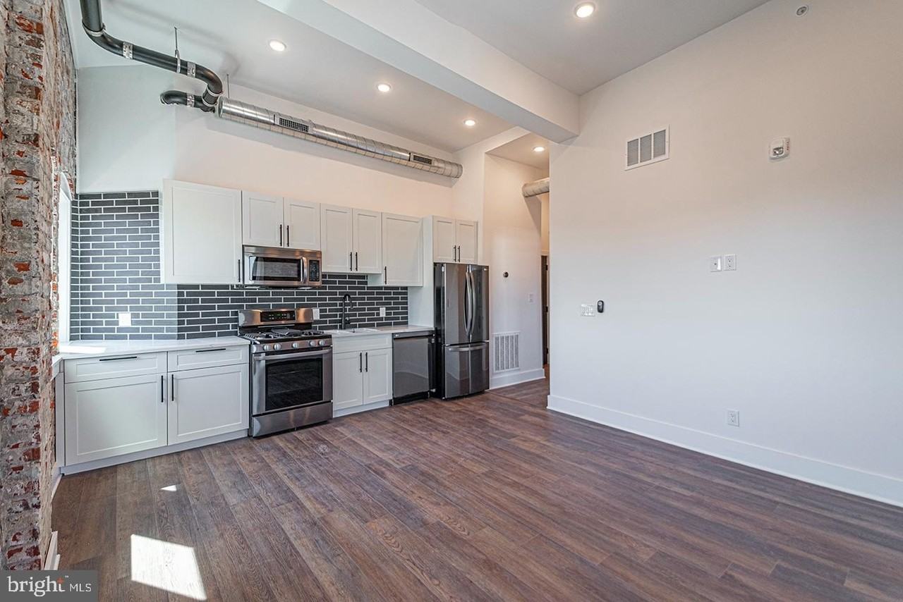 1211 Bainbridge St #2A - Photo 2 of 20