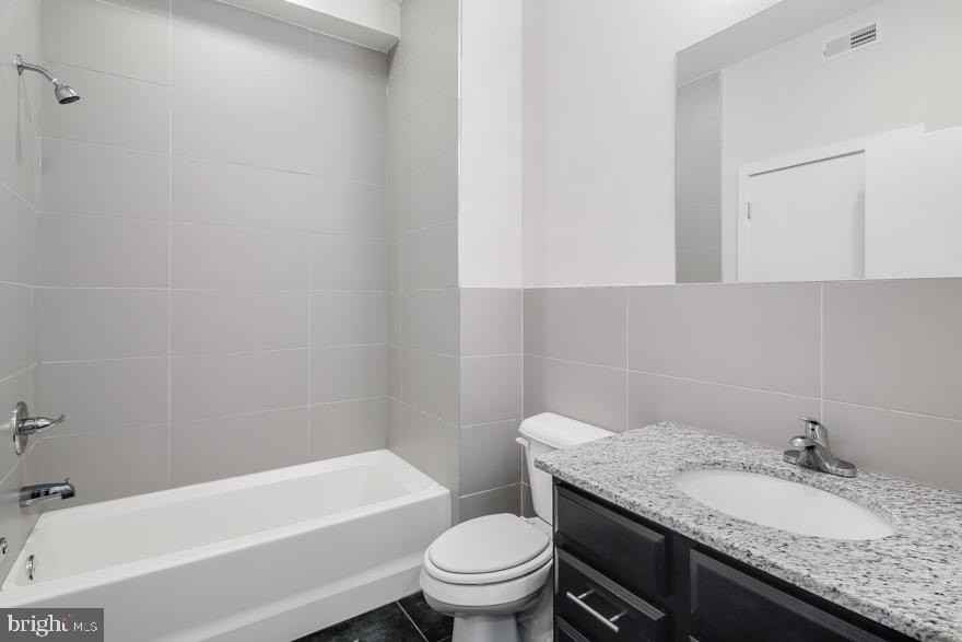 1211 Bainbridge St #2A - Photo 6 of 20