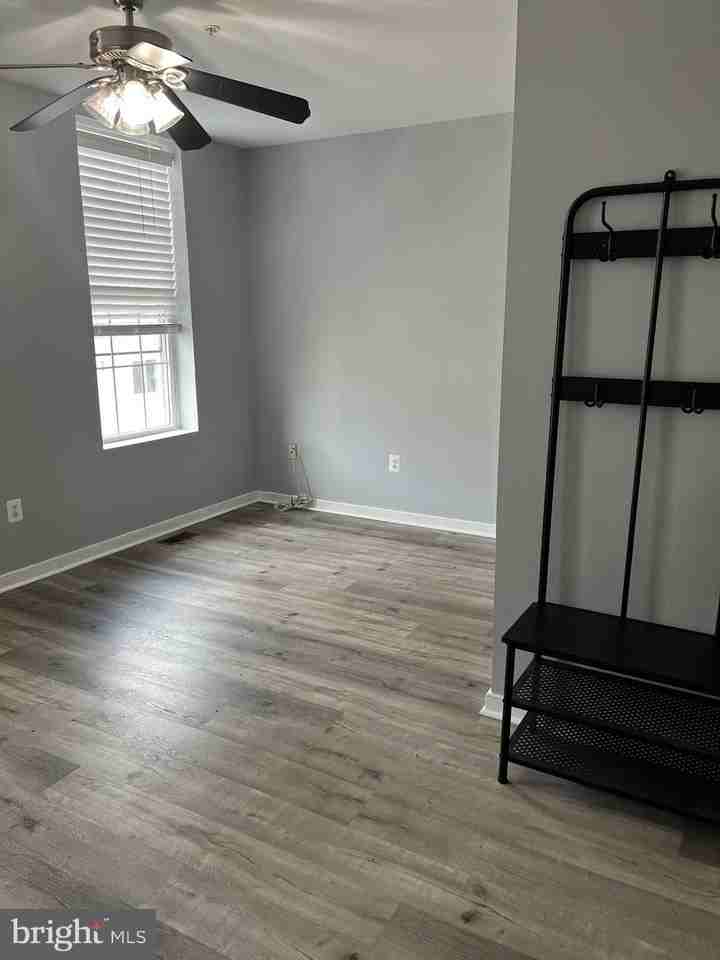 1323 N 15th St #2ndFL - Photo 3 of 24