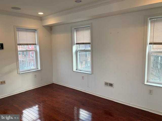 918 S 22nd St #3 - Photo 4 of 14