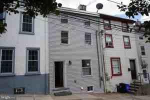 featured image of 135 Gay St