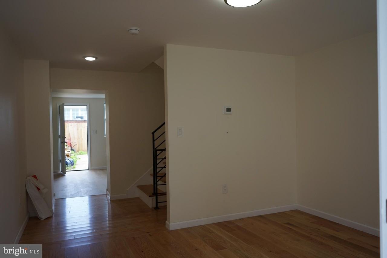 135 Gay St - Photo 4 of 22