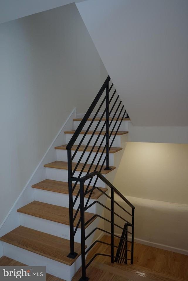 135 Gay St - Photo 5 of 22