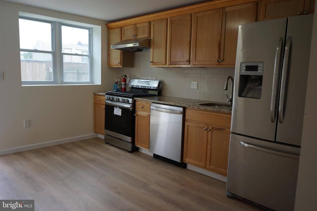 135 Gay St - Photo 7 of 22