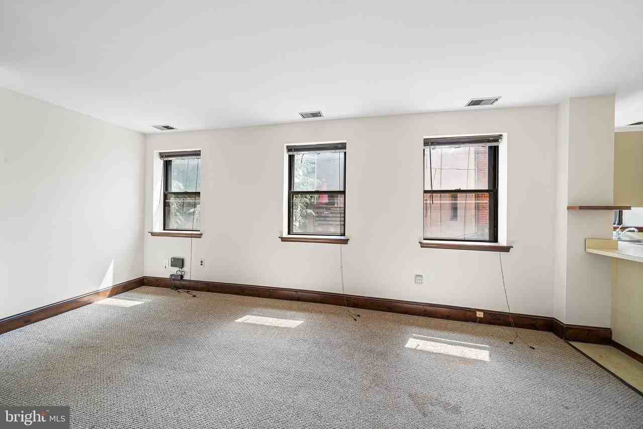 507 Catharine St #2 - Photo 6 of 22