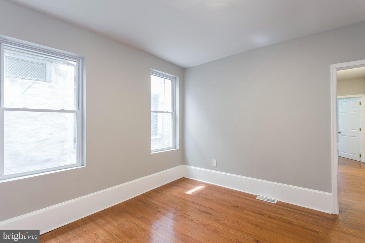 721 S 19th St #1R - Photo 3 of 13
