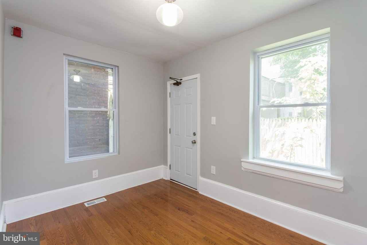 721 S 19th St #1R - Photo 5 of 13