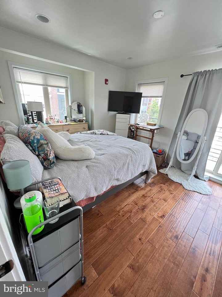 1441 Brown St #2 - Photo 6 of 11