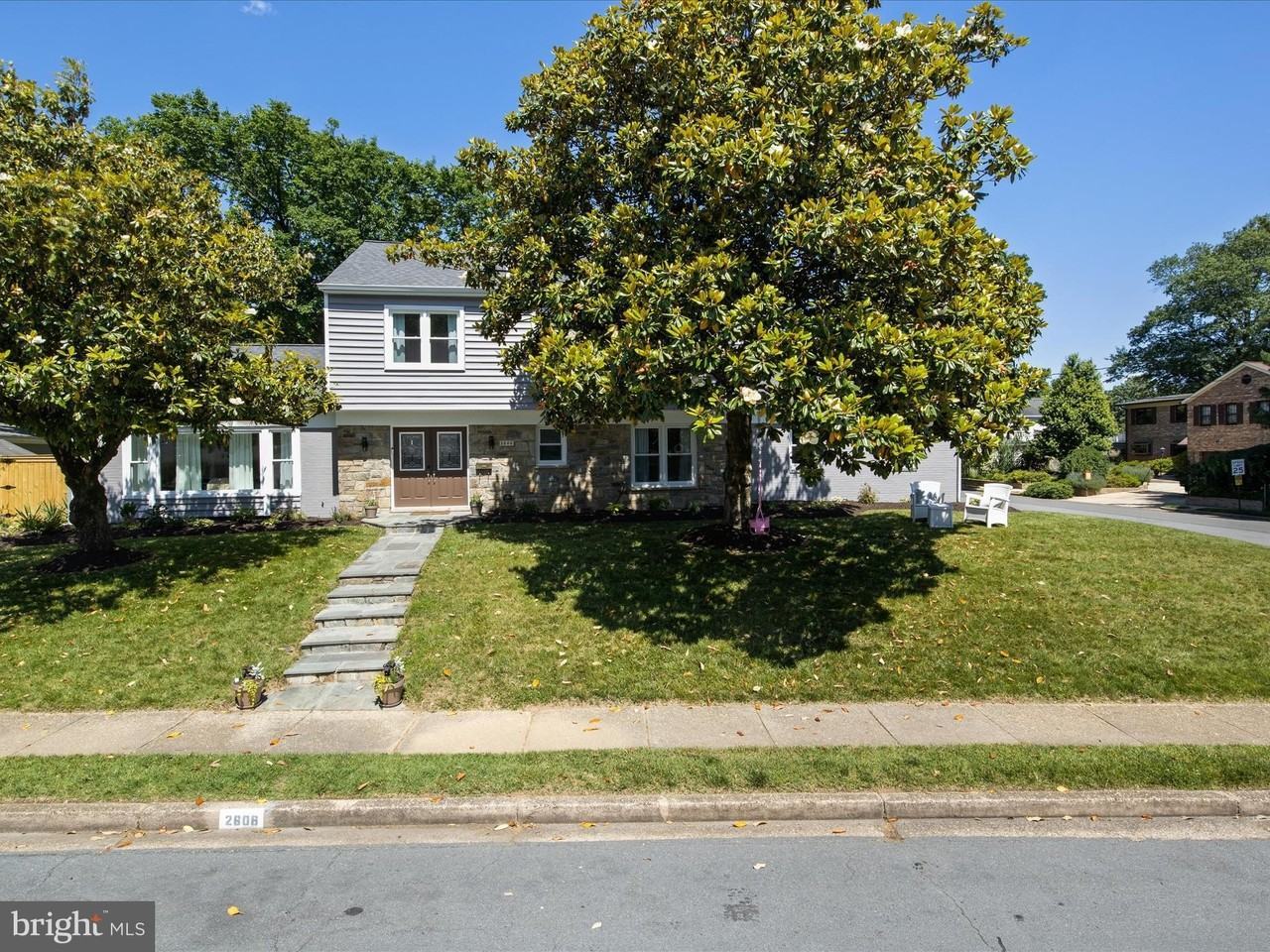 2606 N Quincy St - Photo 2 of 50