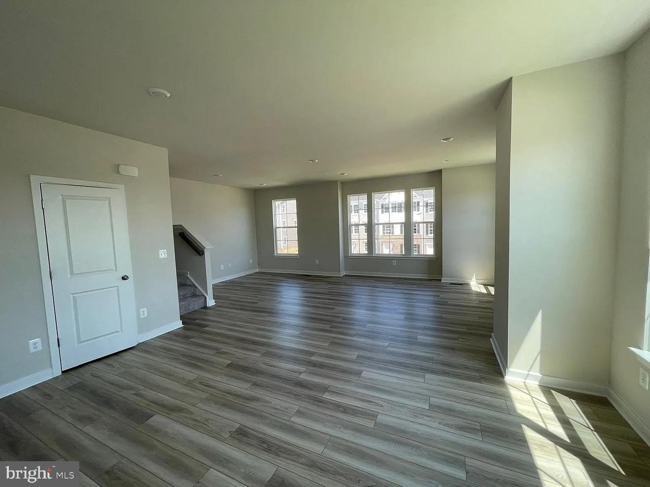 2244 Barhill Way - Photo 5 of 19