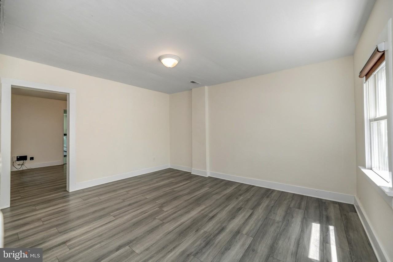 319 1/2 Wolfe St - Photo 5 of 27