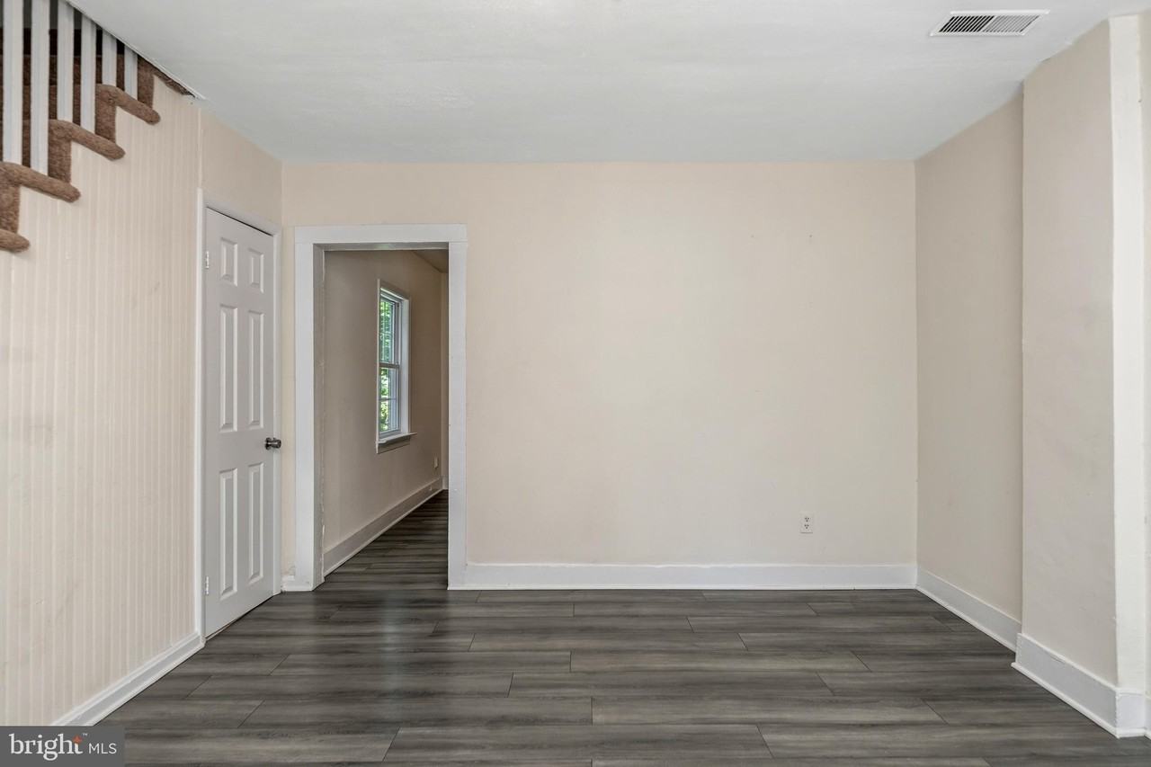 319 1/2 Wolfe St - Photo 7 of 27