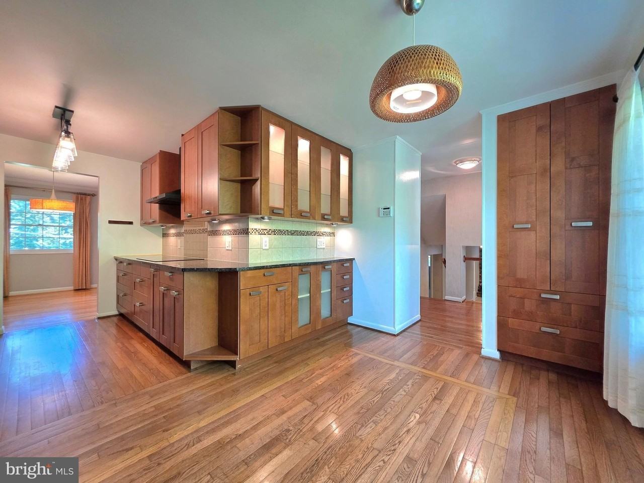 2215 Collingwood Rd - Photo 4 of 40