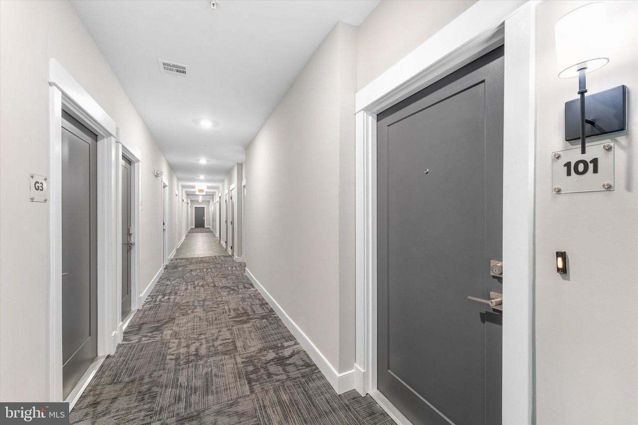 43795 Transit Sq #101 - Photo 4 of 30