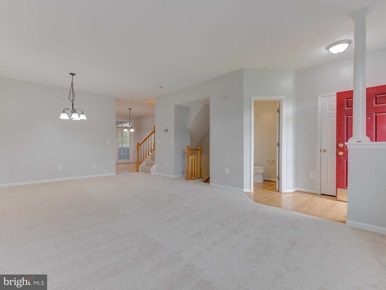 20362 Hartwell St - Photo 3 of 39