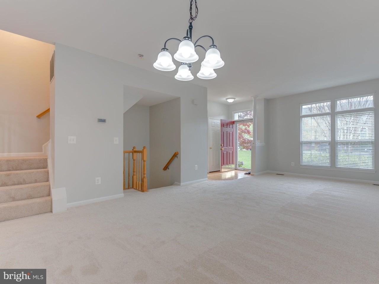 20362 Hartwell St - Photo 4 of 39