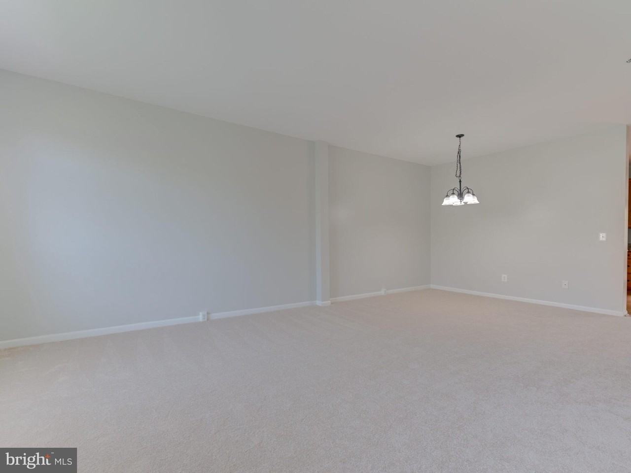 20362 Hartwell St - Photo 6 of 39