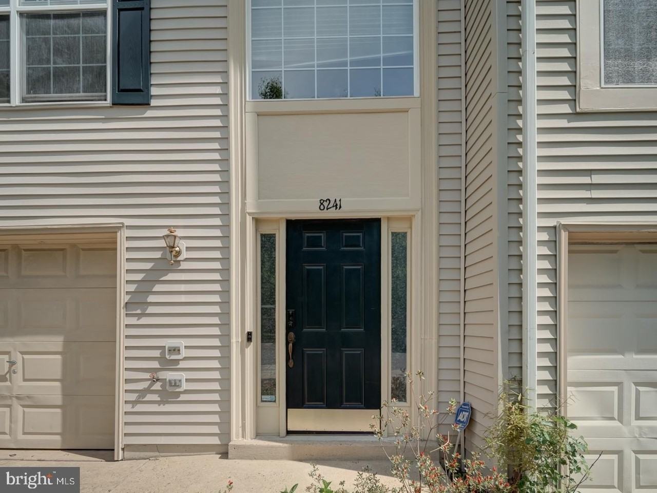 8241 Humphrey Ln - Photo 4 of 50