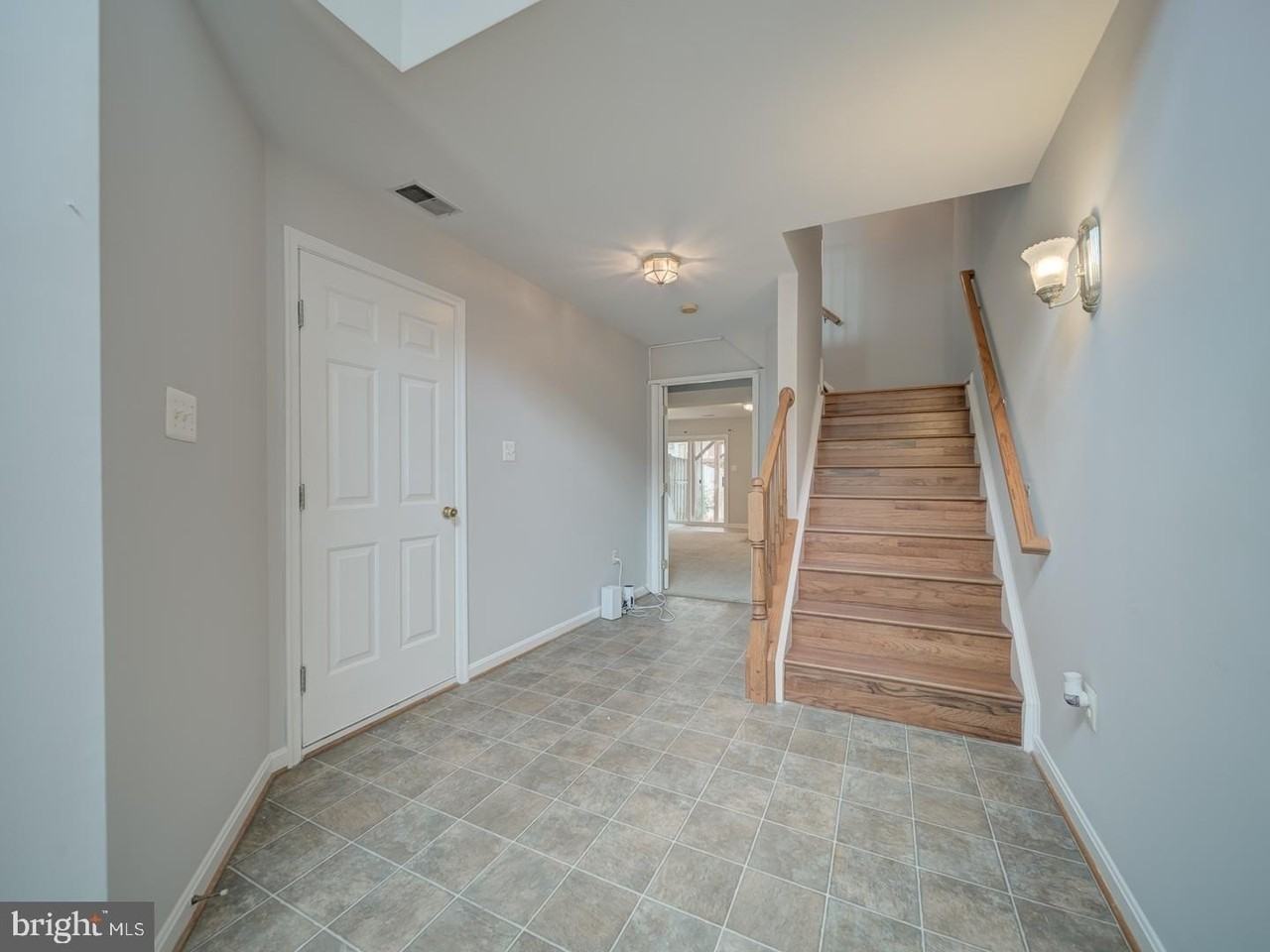 8241 Humphrey Ln - Photo 6 of 50