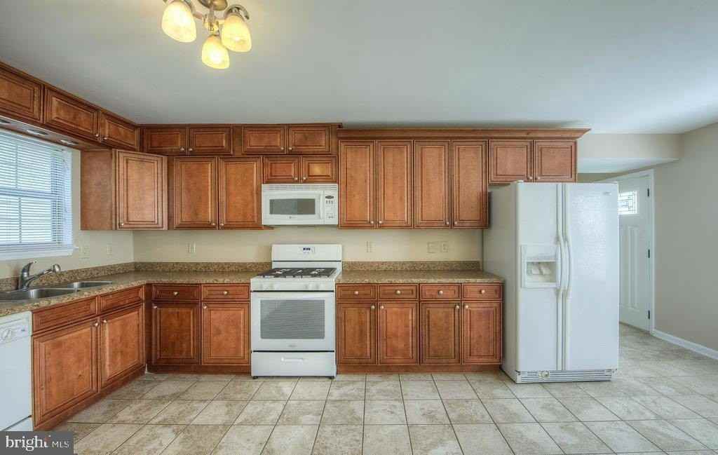 5678 Sutter Ln - Photo 5 of 20