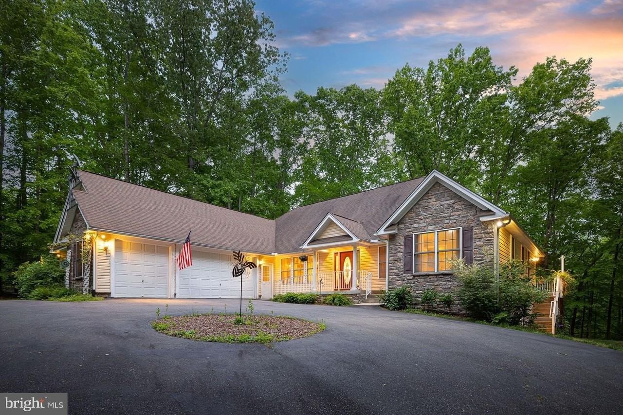 10701 Whispering Way - Photo 2 of 34