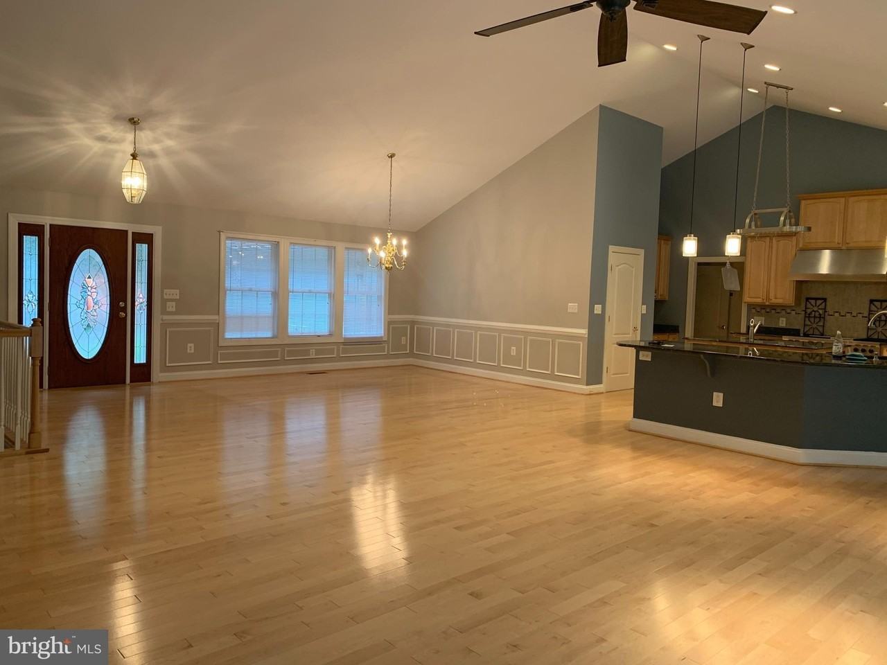 10701 Whispering Way - Photo 7 of 34