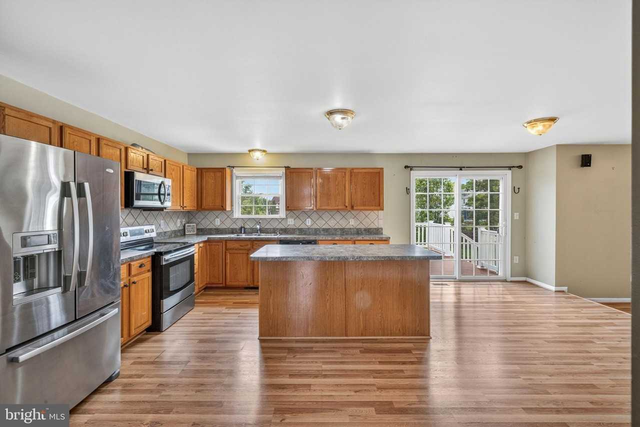 33 Wild Rose Dr - Photo 2 of 22