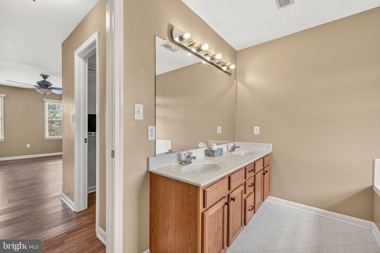 33 Wild Rose Dr - Photo 6 of 22