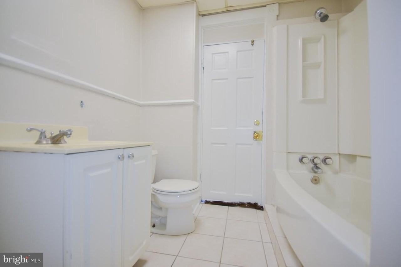 117 E Martin St #1 - Photo 7 of 20
