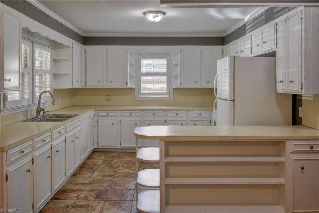 2012 Richardson Dr - Photo 6 of 35