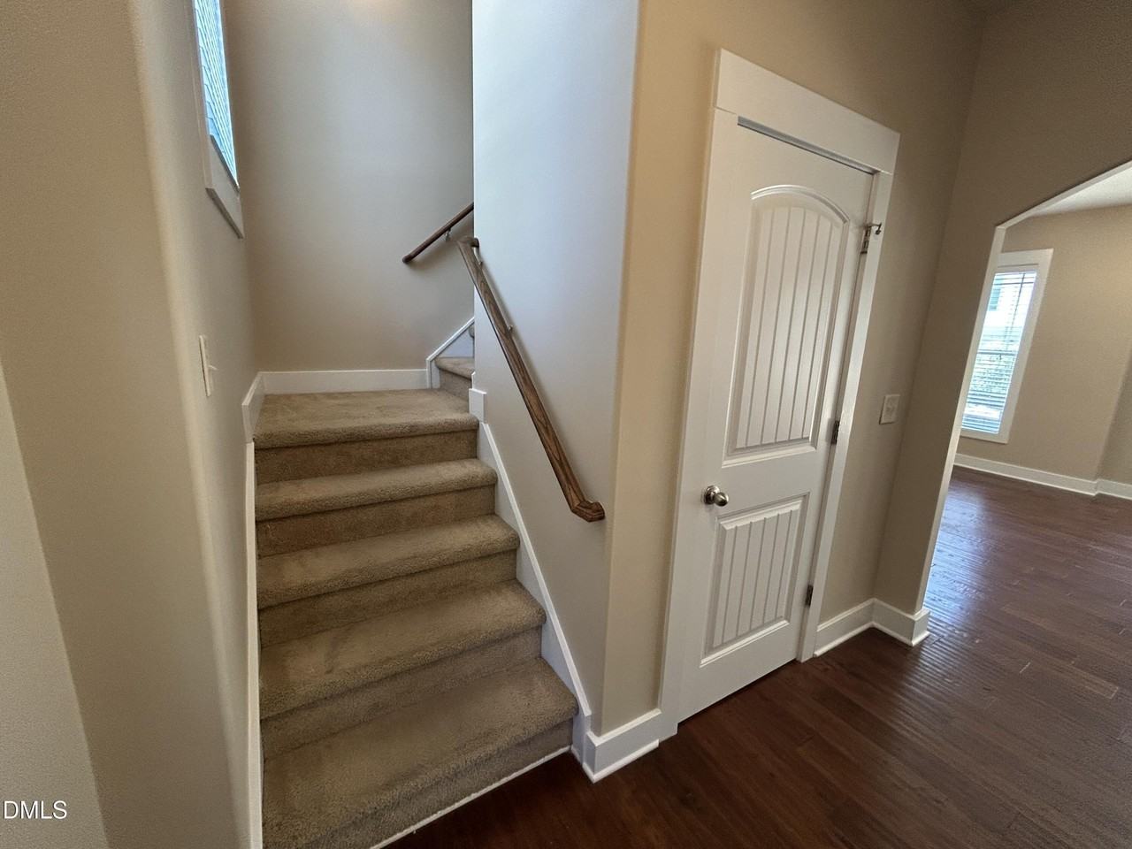 3827 Glenhaven Rd - Photo 3 of 32