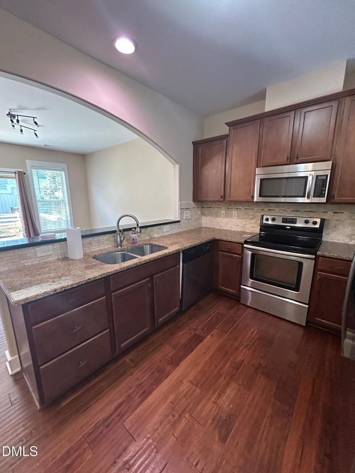 3827 Glenhaven Rd - Photo 6 of 32