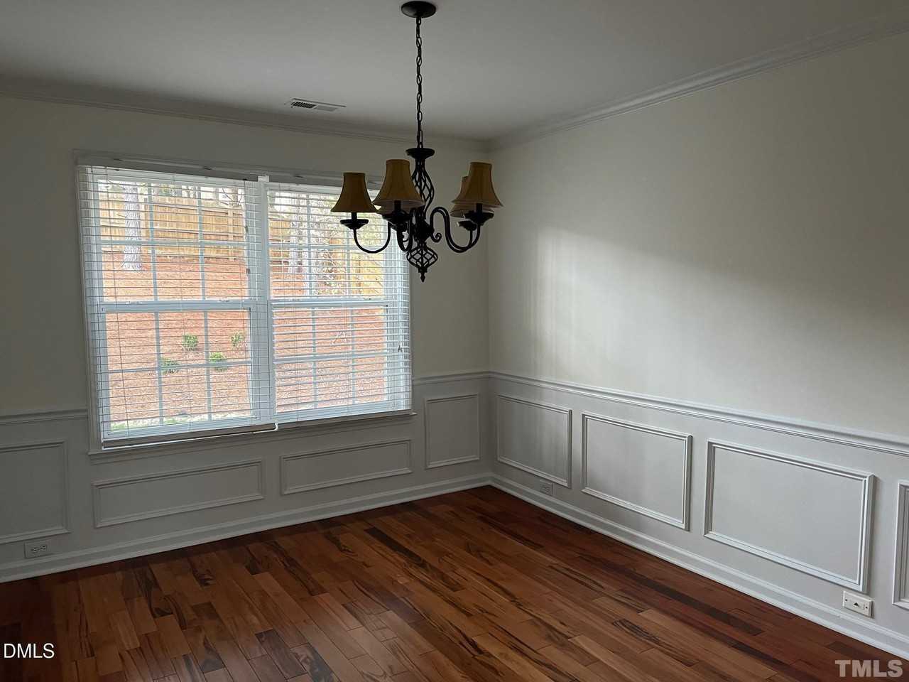 109 Cranwell Ct - Photo 3 of 12