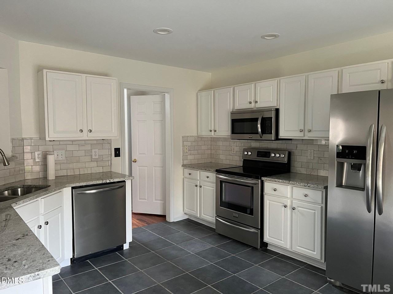 109 Cranwell Ct - Photo 5 of 12