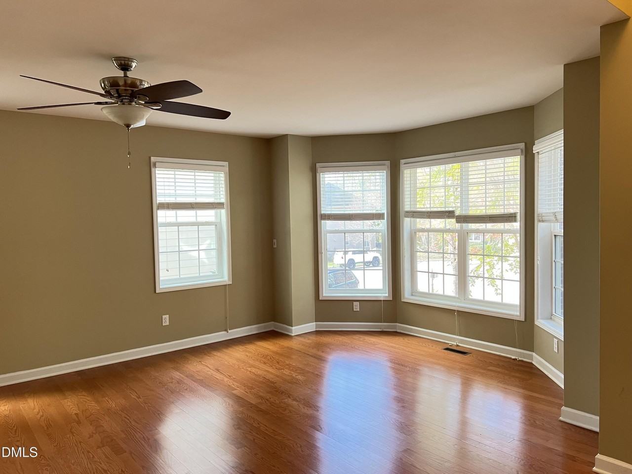 936 Bentbury Way - Photo 3 of 24
