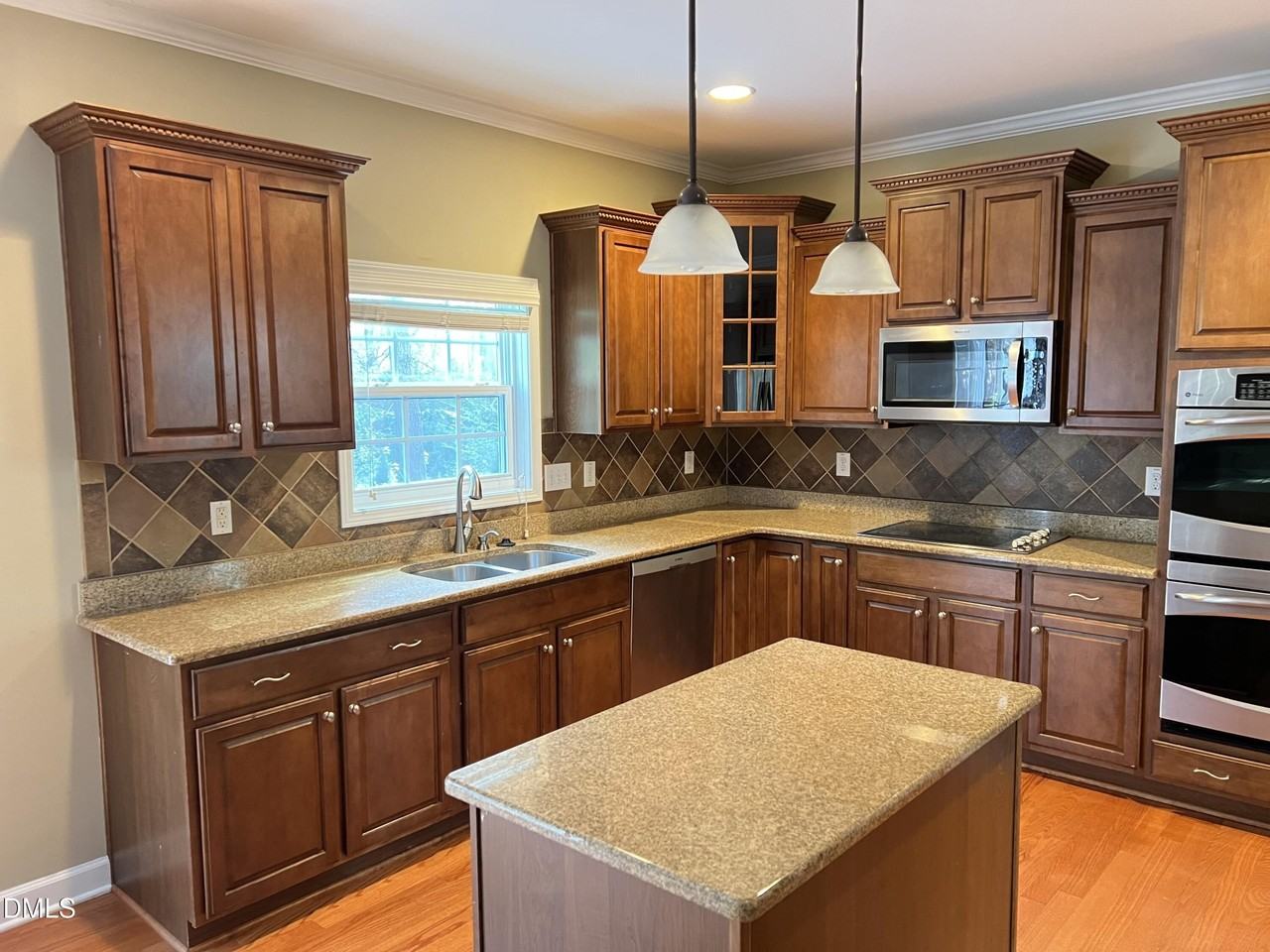 936 Bentbury Way - Photo 6 of 24