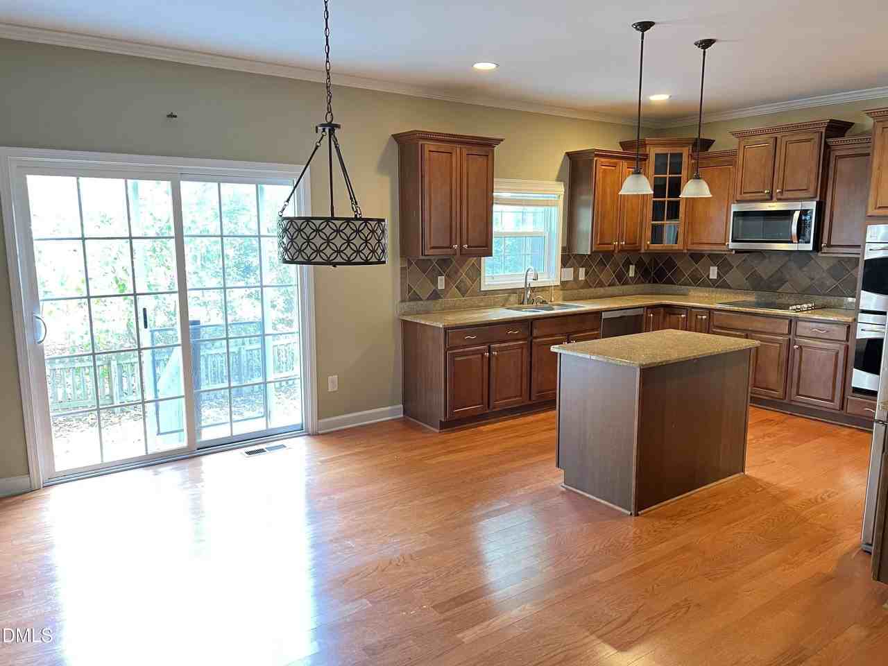 936 Bentbury Way - Photo 7 of 23
