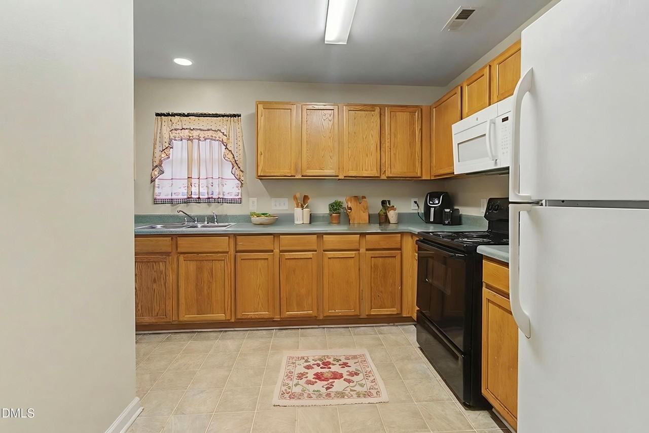 704 Big Twig Ln - Photo 6 of 17
