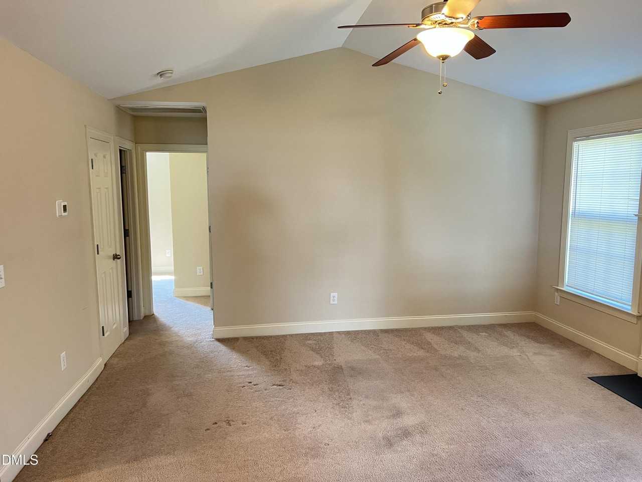 1420 Dexter Ridge Dr - Photo 4 of 17