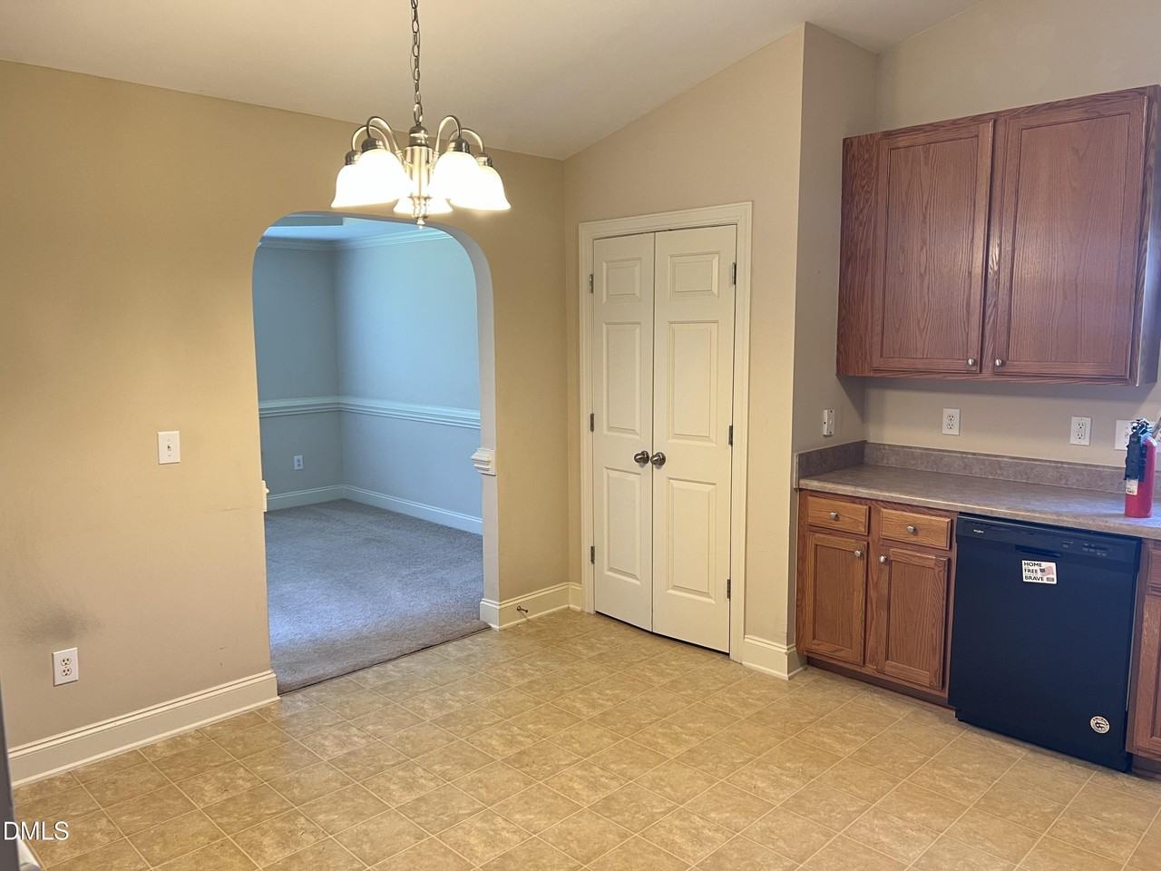 1420 Dexter Ridge Dr - Photo 5 of 17