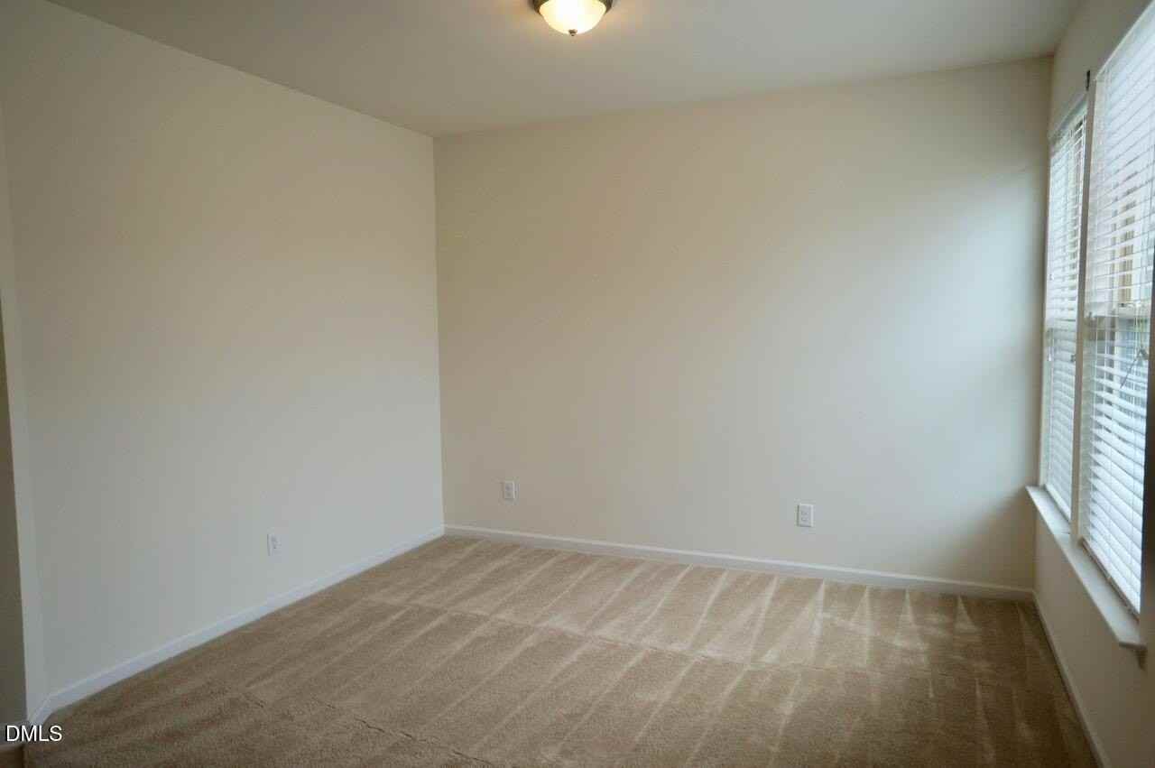 3015 Bluegrove Rd - Photo 5 of 22
