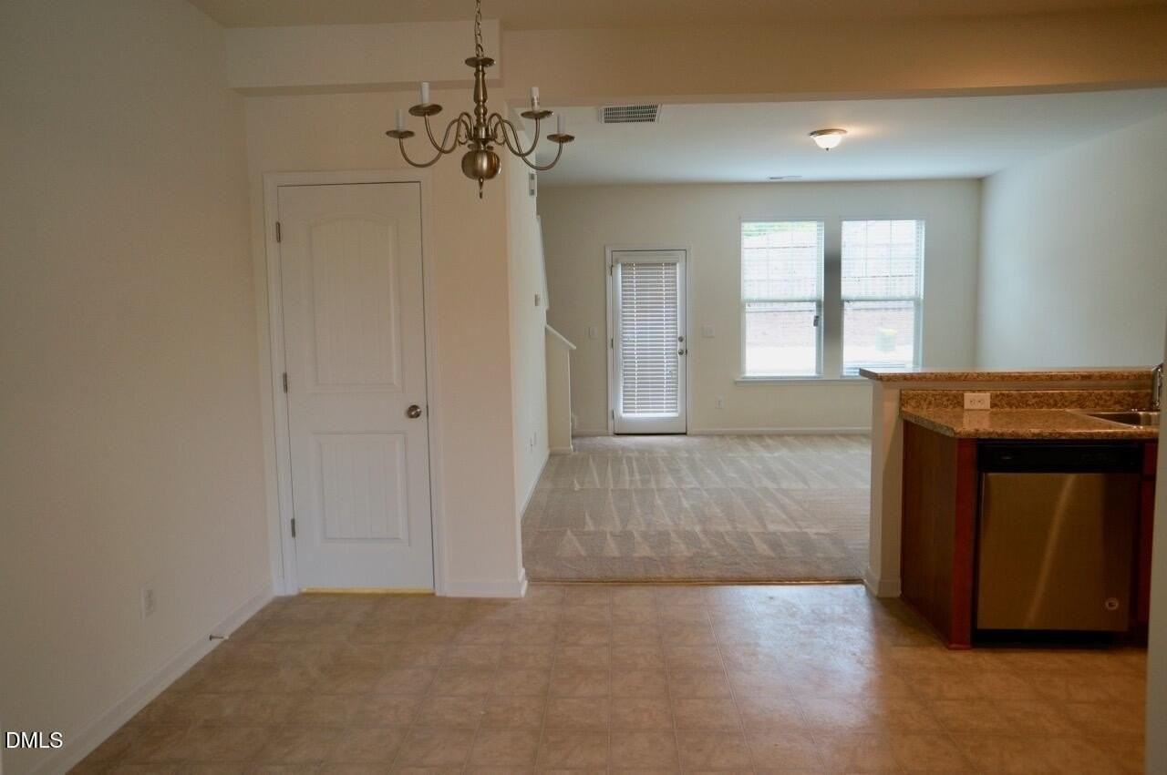 3015 Bluegrove Rd - Photo 6 of 22