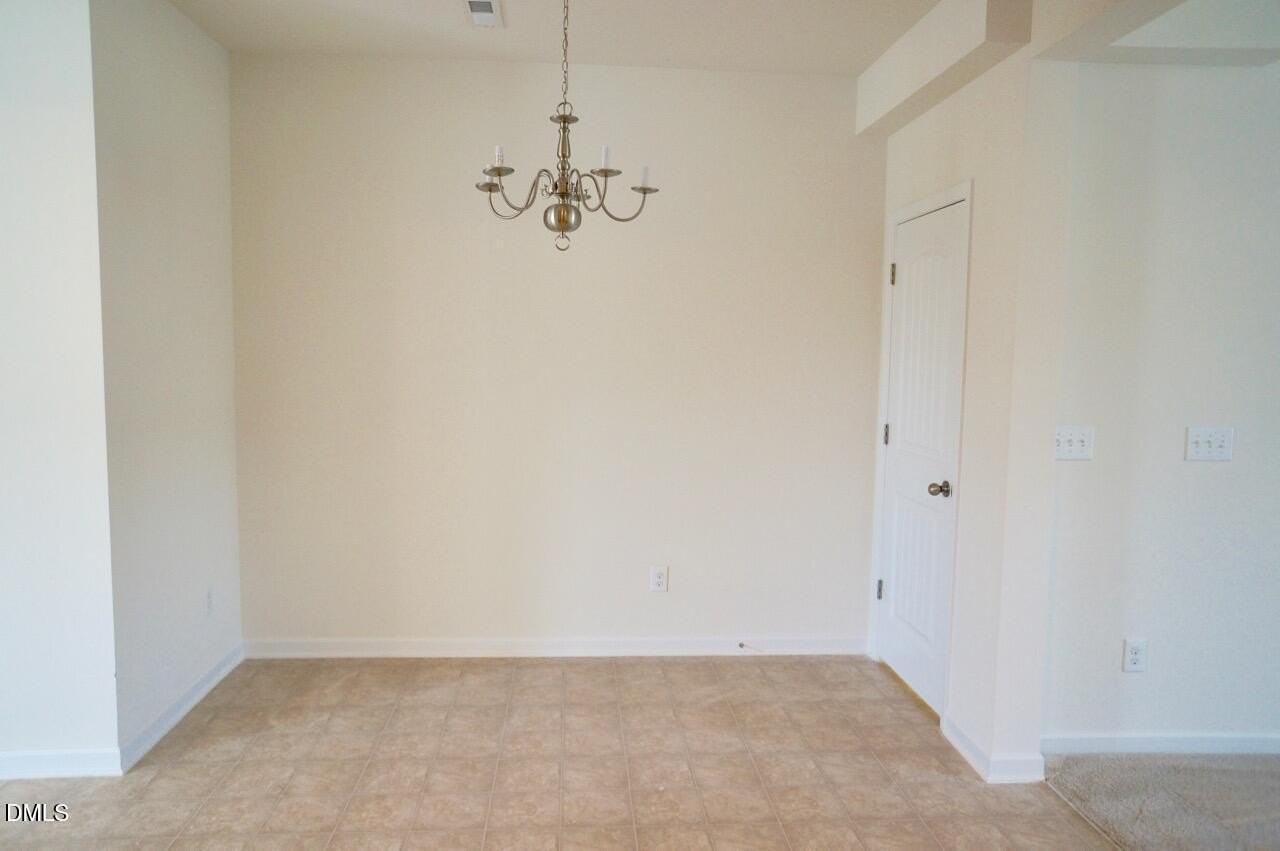 3015 Bluegrove Rd - Photo 7 of 22