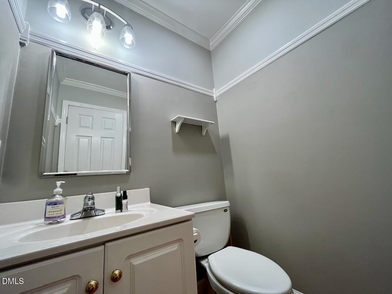 18 Garden Hills Ct - Photo 5 of 23
