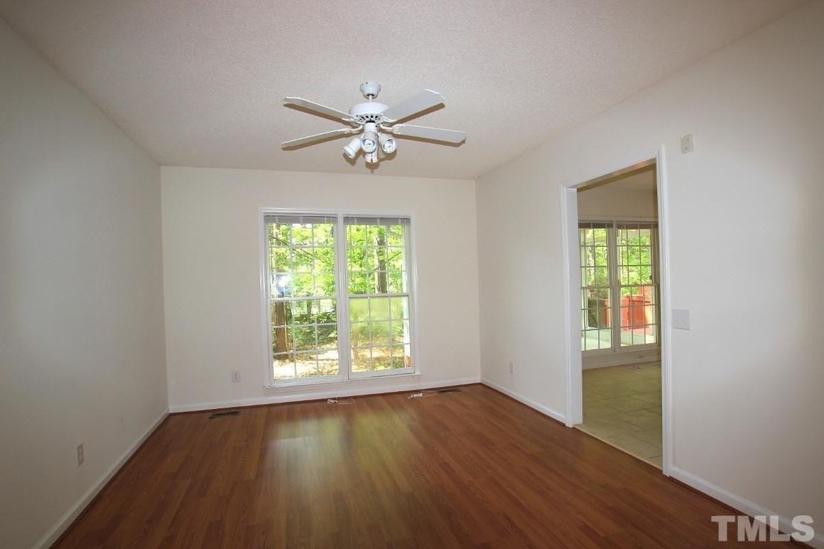 208 Ashley Brook Ct - Photo 3 of 15