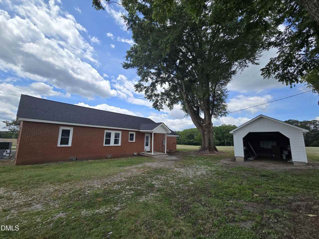 10101 Debnam Rd - Photo 2 of 16