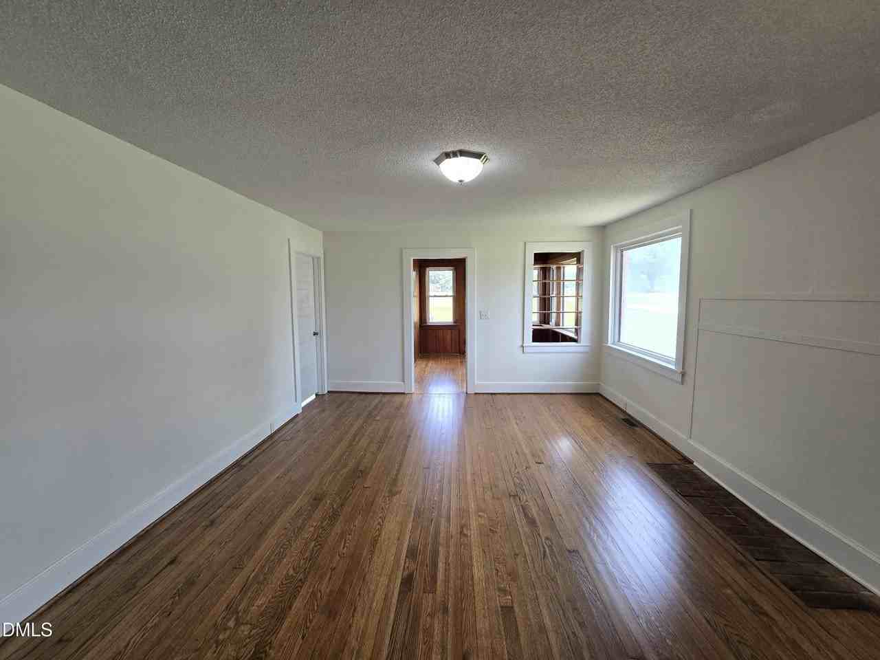 10101 Debnam Rd - Photo 5 of 16
